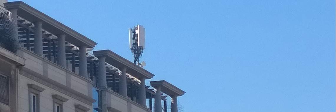 <h2><b>Κεραίες κινητής τηλεφωνίας στην οδό Μιχαλακοπούλου</h2></b>